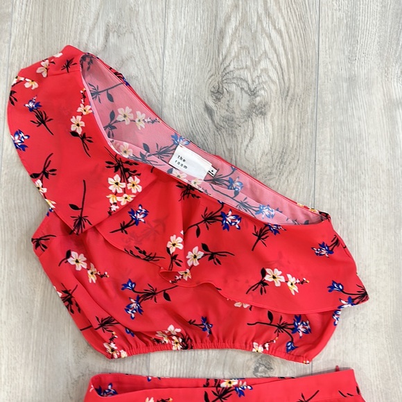 Floral matching set. - Picture 2 of 4